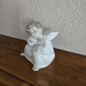 Lladro Thinking Angel Figurine